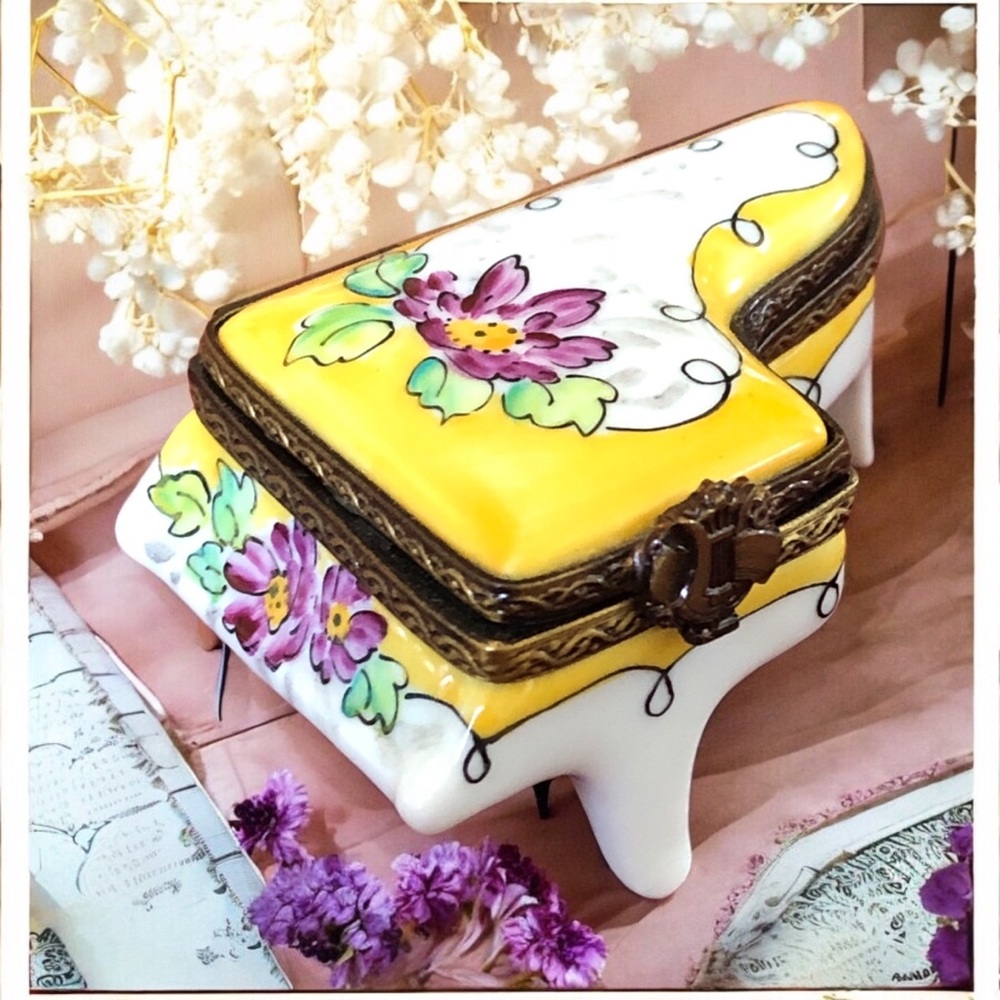 Limoges France Porcelain Miniature Trinket Pill Box Grand Piano Hand Painted
